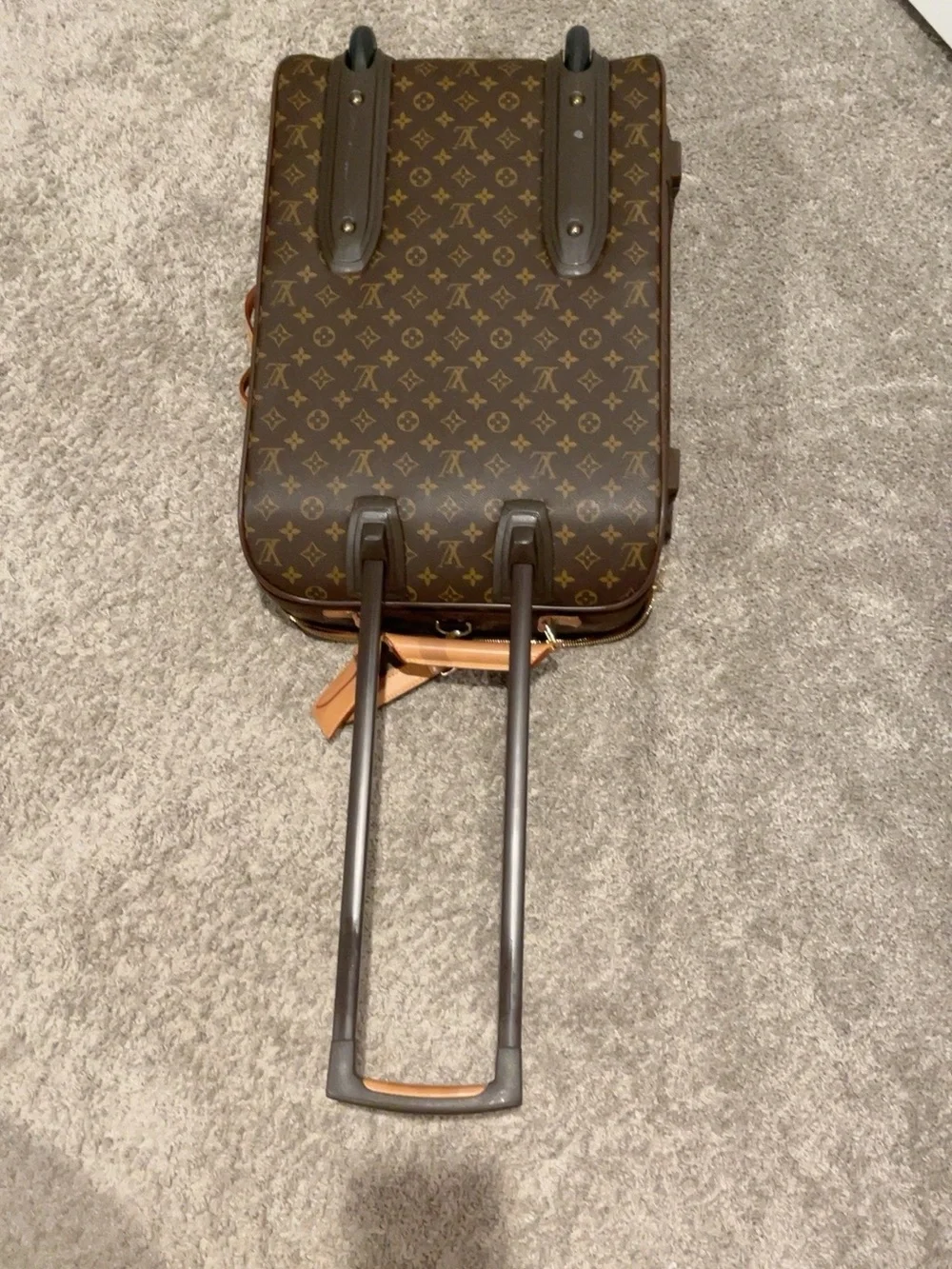 Louis Vuitton classic louis